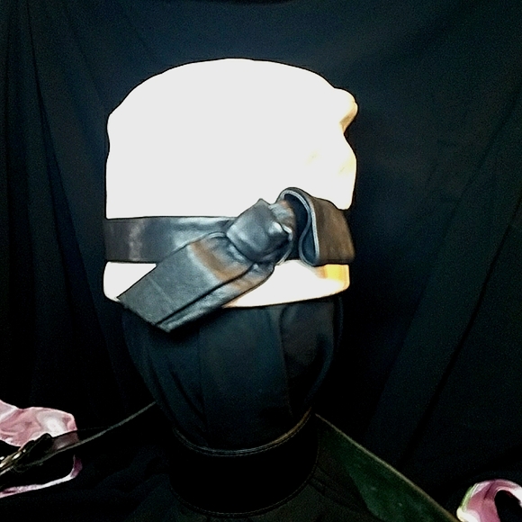 Christian Dior 'Miss Dior' 1960's Vintage Leather White and Black Mod Cloche Hat - Picture 6 of 14